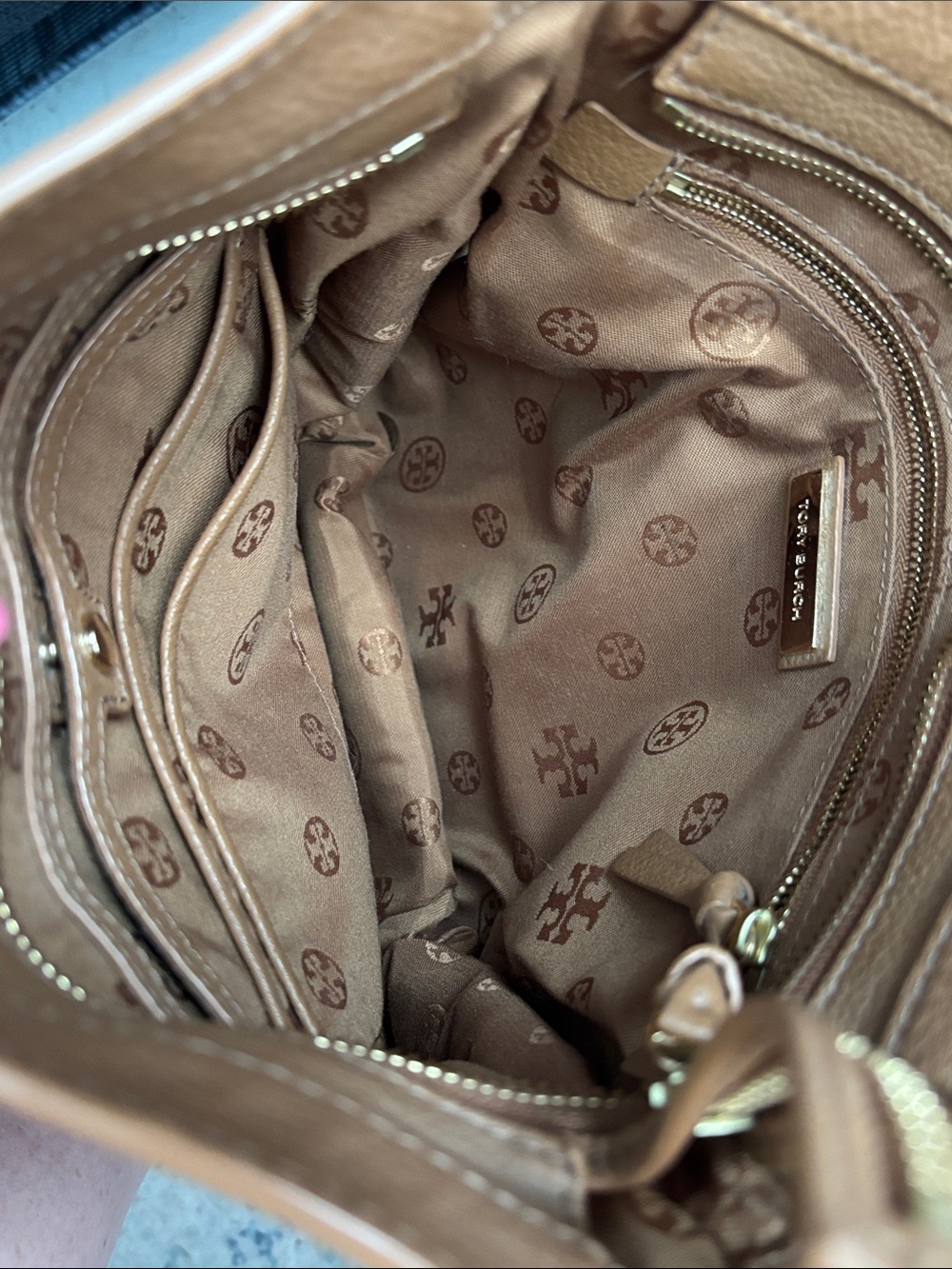 Tory Burch Pebbled Leather Shoulder Hobo in Cognac - Picture 6 of 7